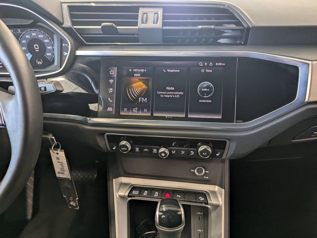 Used 2025 Audi Q3 2.0T Premium AWD/4WD image 32