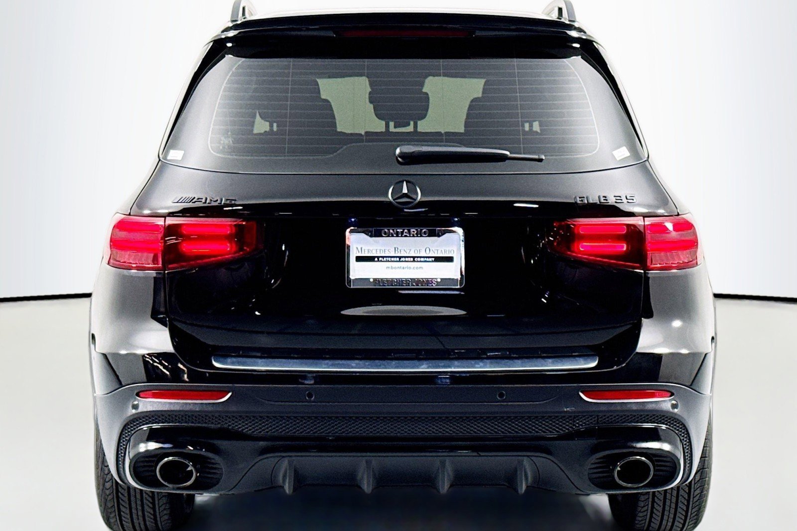 Certified 2025 Mercedes-Benz GLB 35 AMG 4MATIC image 5