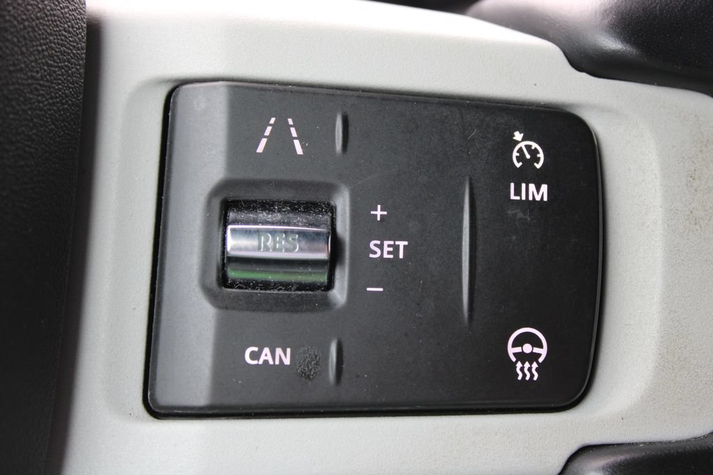 Used 2022 Land Rover Defender 90 X-Dynamic SE AWD/4WD image 16