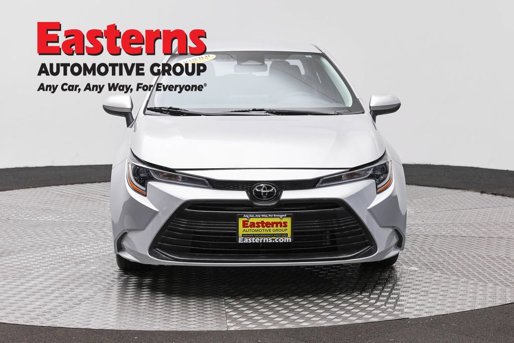 Used 2024 Toyota Corolla LE FWD image 2