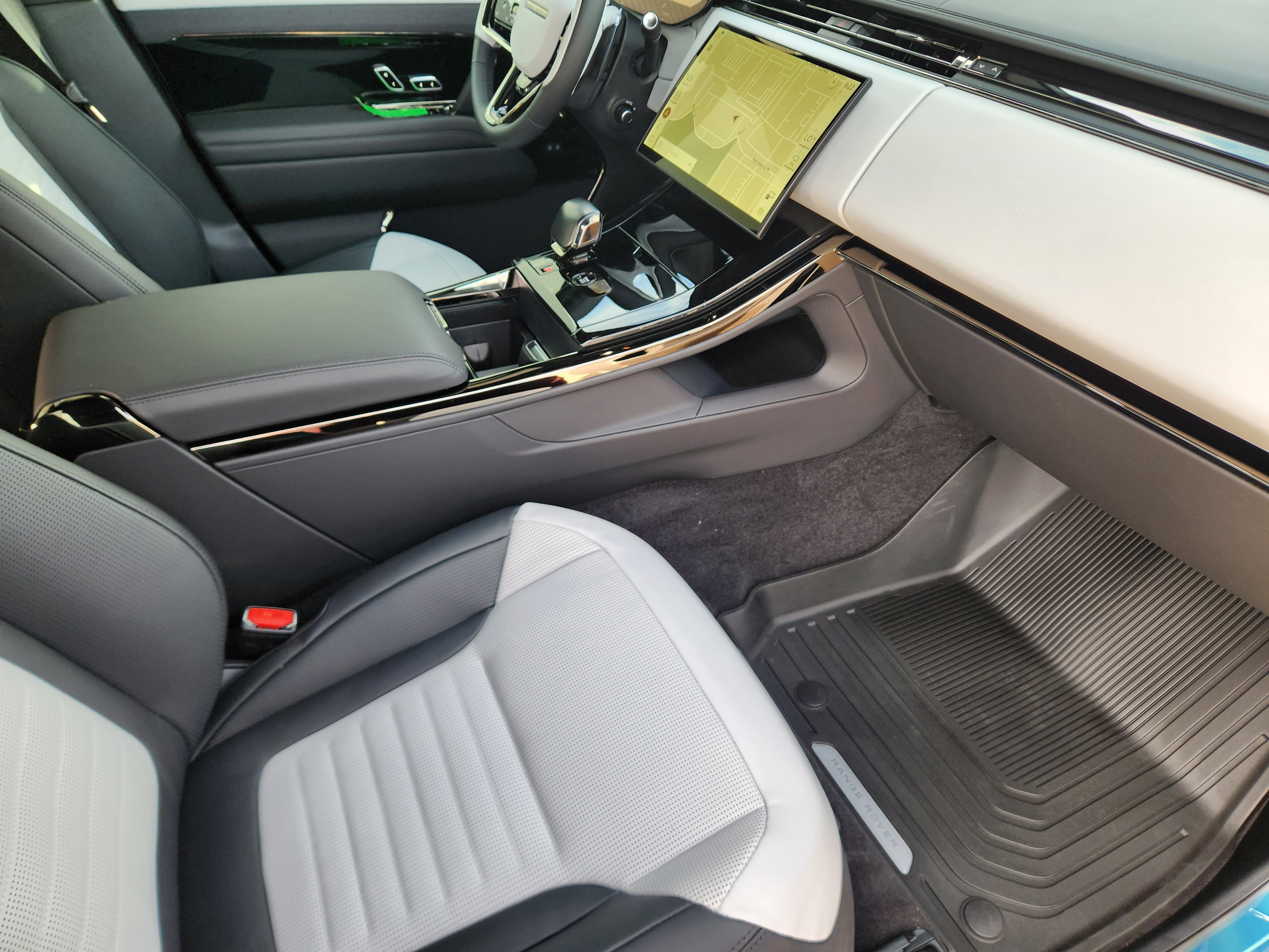 New 2026 Land Rover Range Rover Sport SV AWD/4WD image 10
