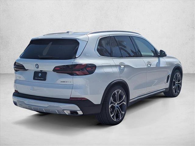 New 2026 BMW X5 xDrive50e image 2