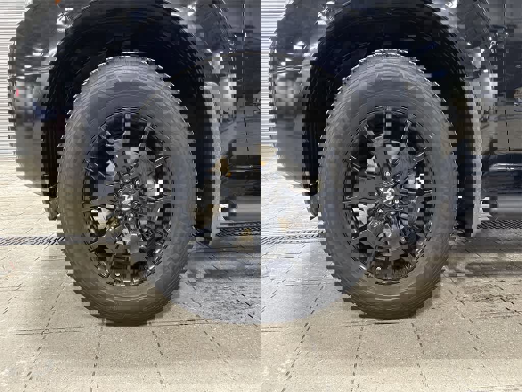 Used 2018 Nissan Frontier SV w/ Value Truck Package image 10