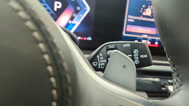 Used 2025 BMW X5 xDrive40i w/ M Sport Package image 45