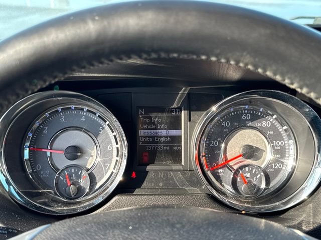 Used 2016 Chrysler Town & Country Touring image 16