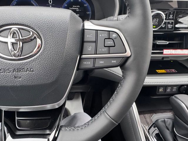 New 2026 Toyota Highlander Limited image 25
