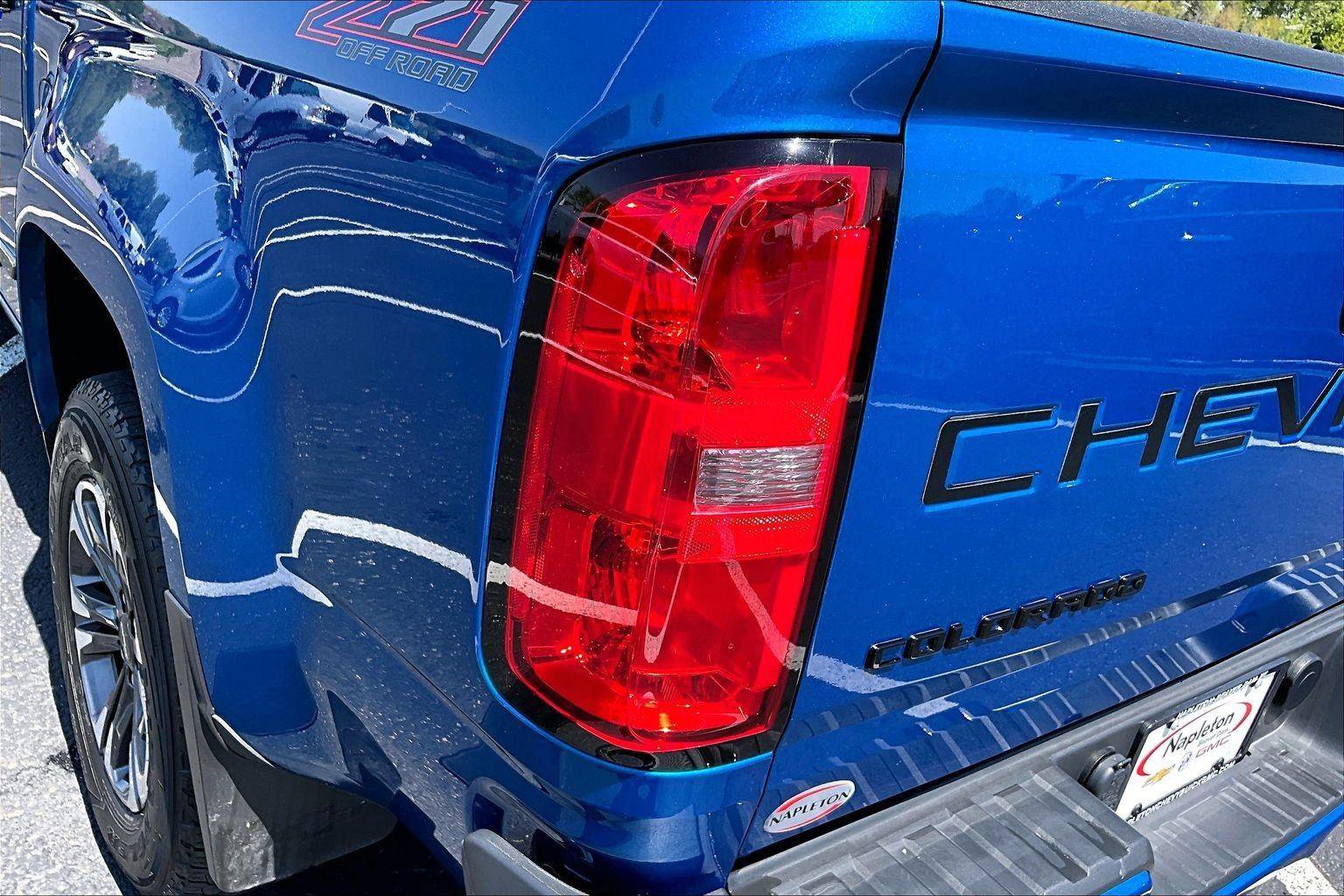 Used 2022 Chevrolet Colorado Z71 w/ Safety Package AWD/4WD image 31