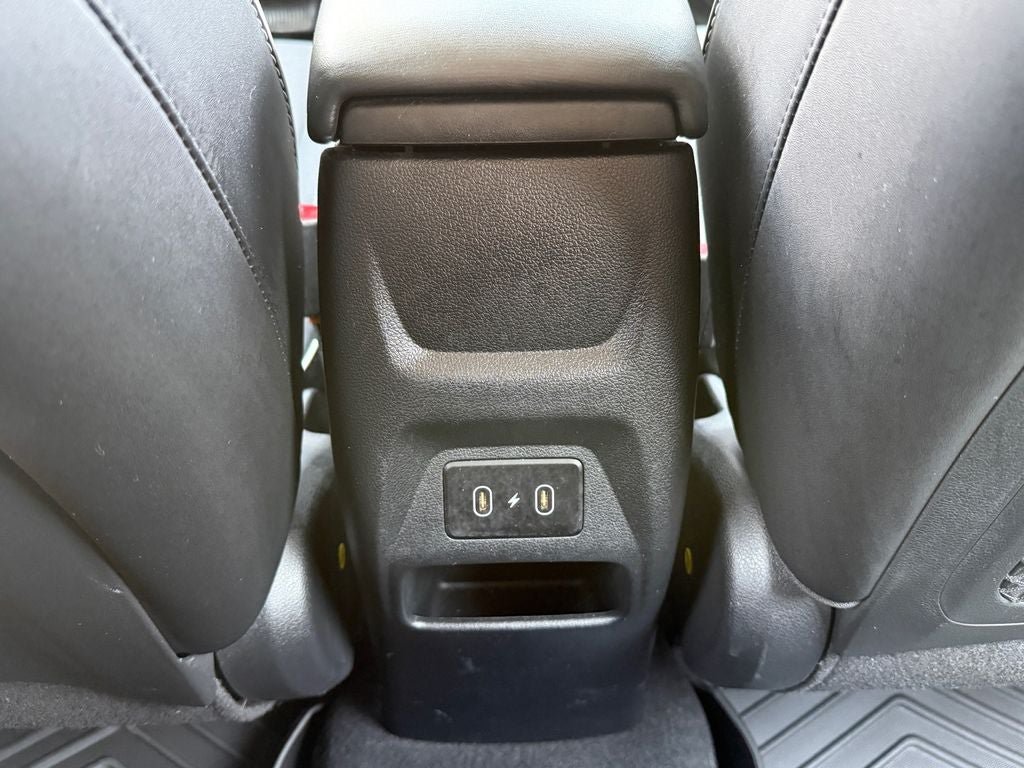 Used 2024 Hyundai Venue Limited FWD image 14