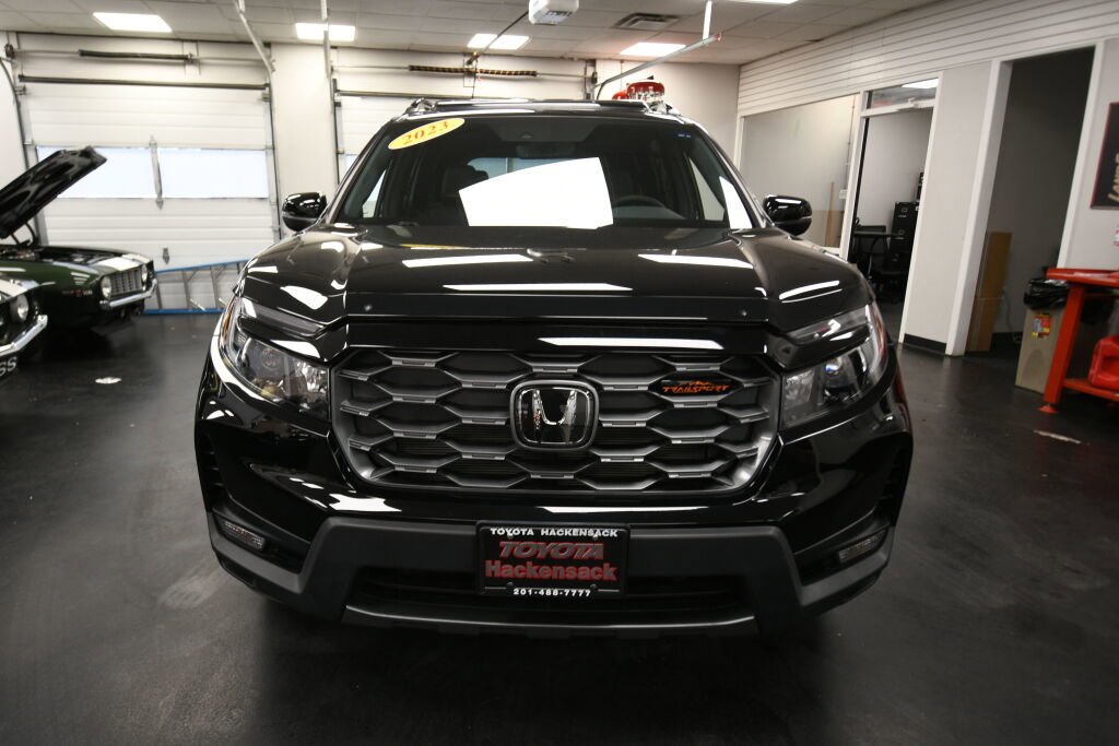 Used 2023 Honda Passport TrailSport image 2