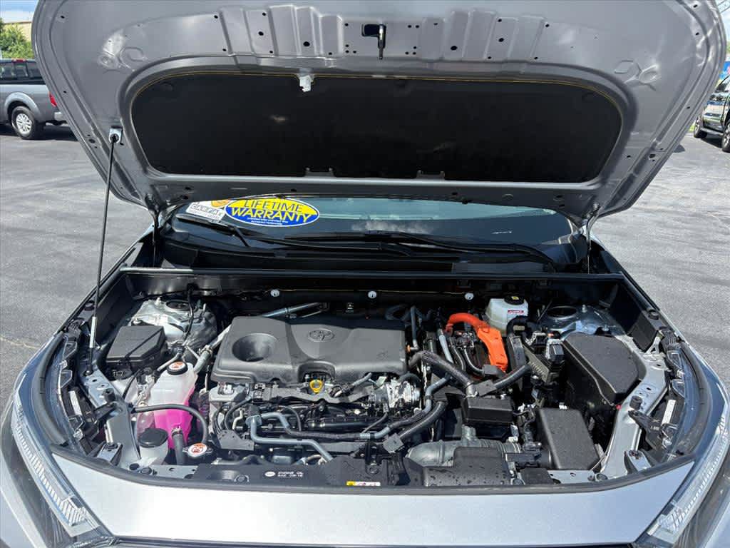 Used 2025 Toyota RAV4 XLE AWD/4WD image 31