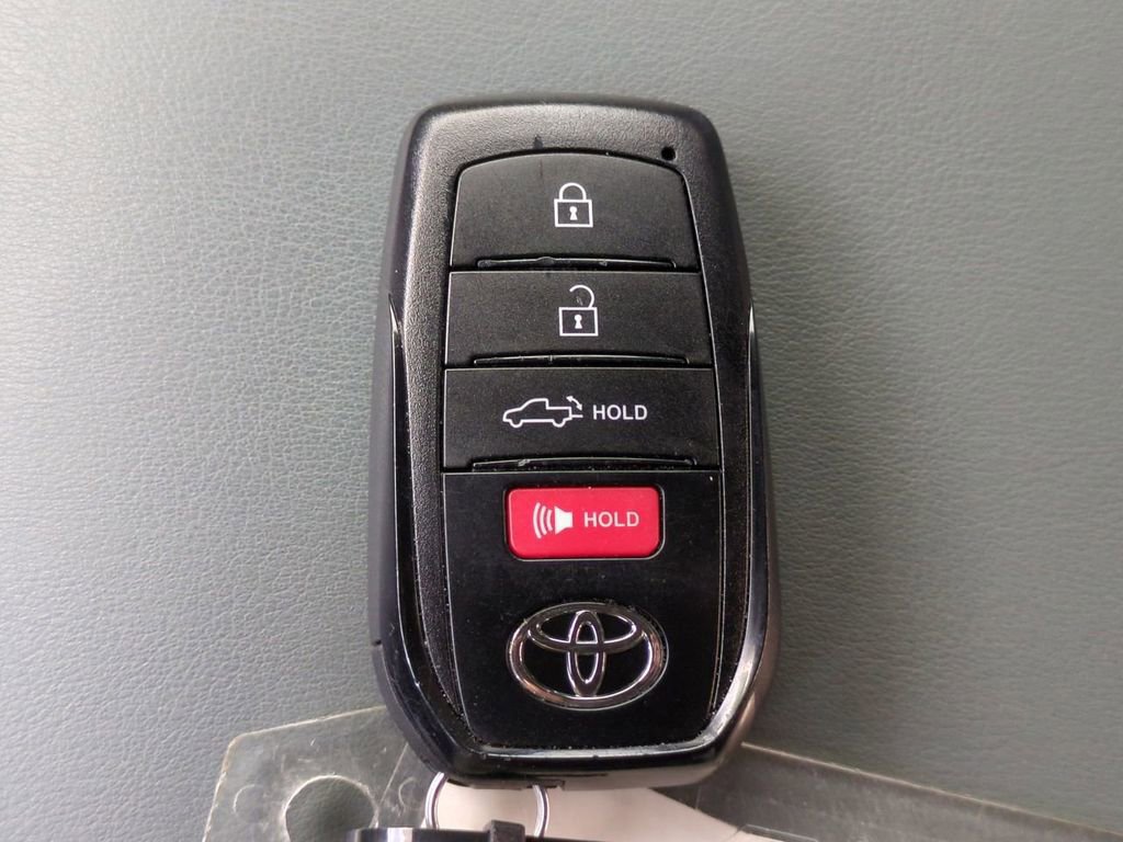 Used 2025 Toyota Tacoma Trailhunter image 29