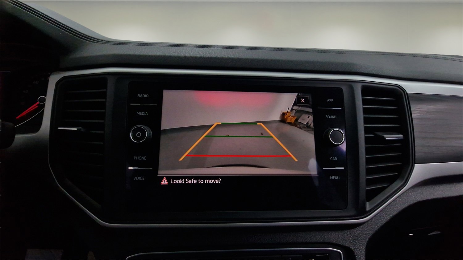 Used 2021 Volkswagen Atlas SE w/ Panoramic Sunroof Package image 17