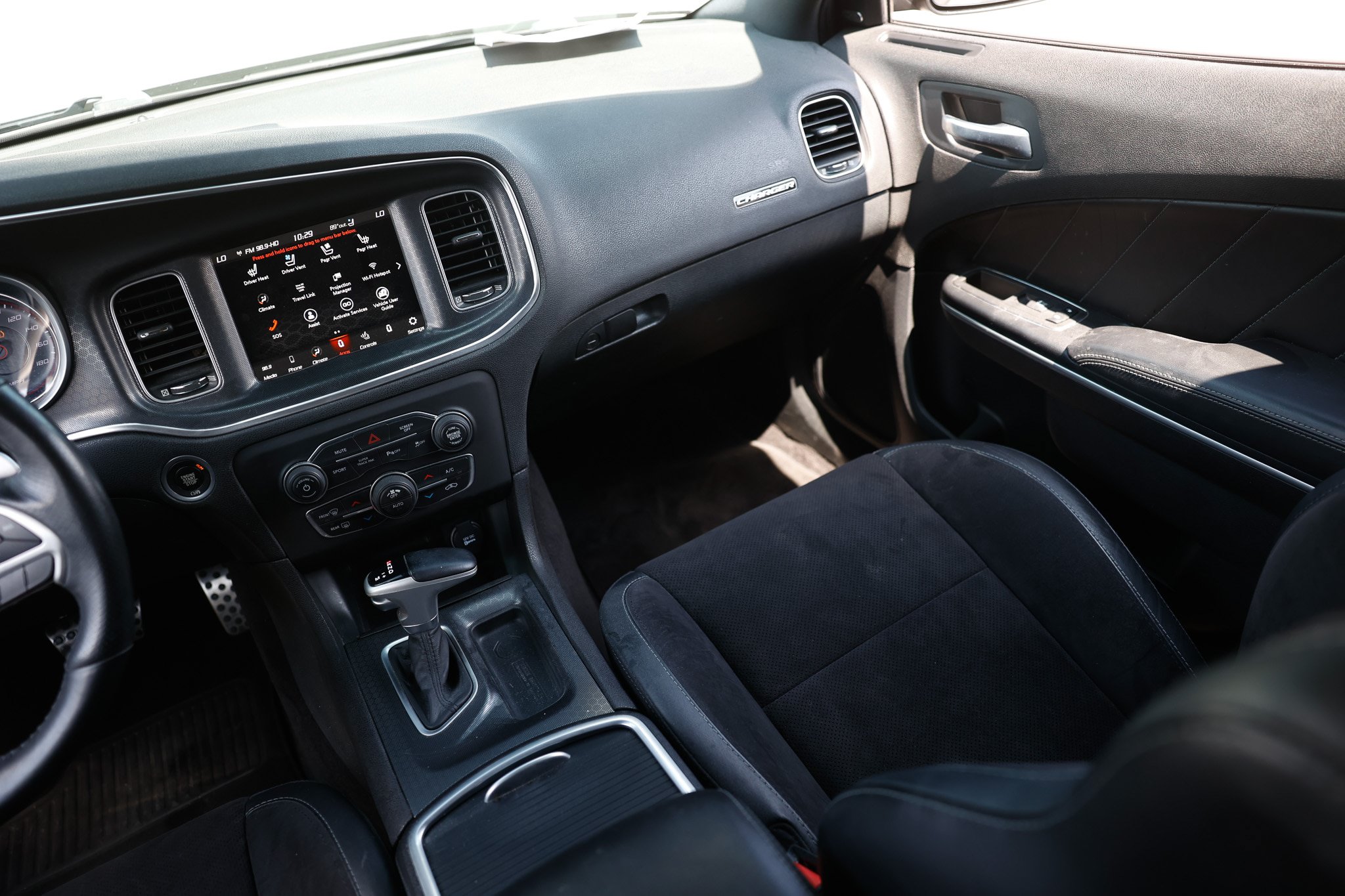 Used 2018 Dodge Charger R/T Scat Pack RWD image 28