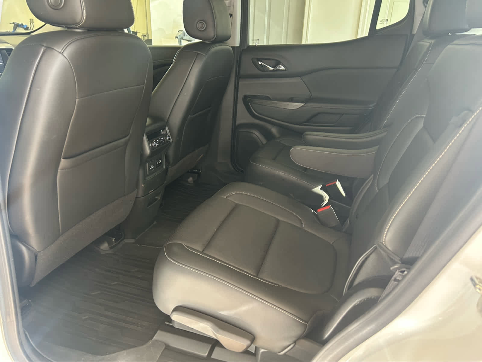 Used 2023 GMC Acadia SLT w/ Elevation Edition image 23