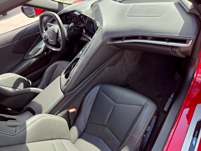 Used 2025 Chevrolet Corvette Z06 RWD image 15