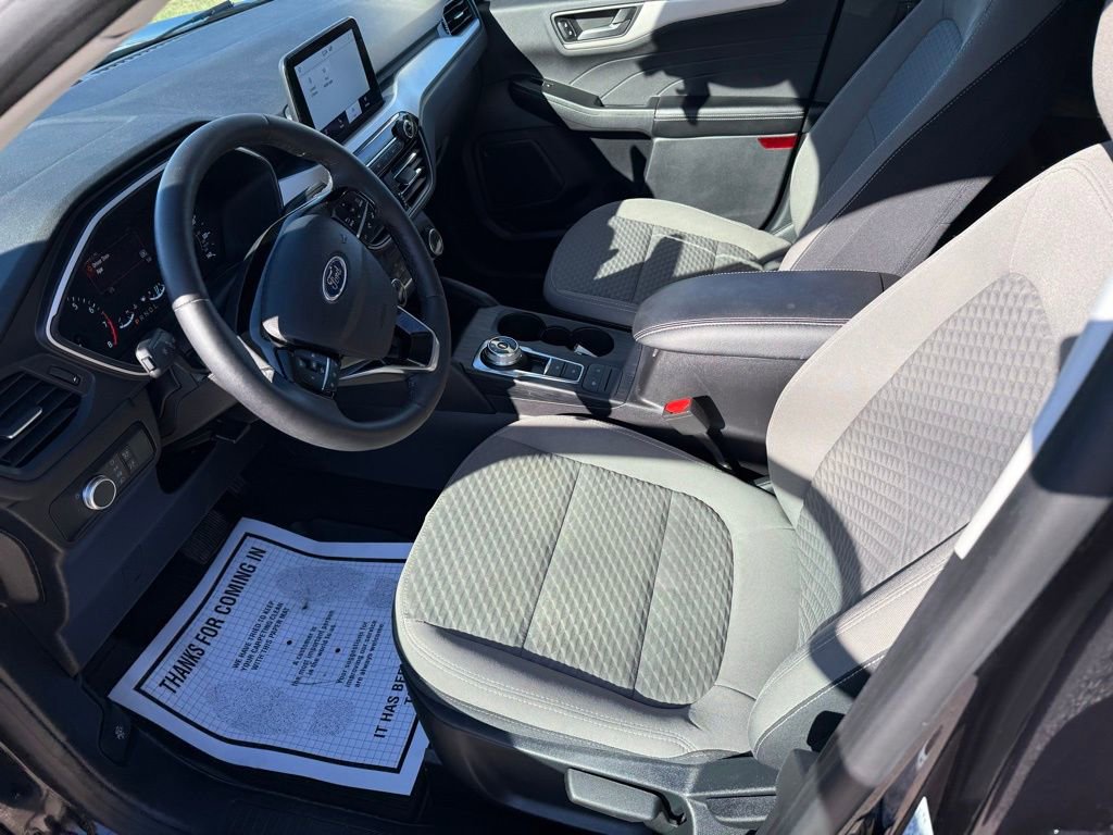 Used 2022 Ford Escape SE w/ Cold Weather Package image 22