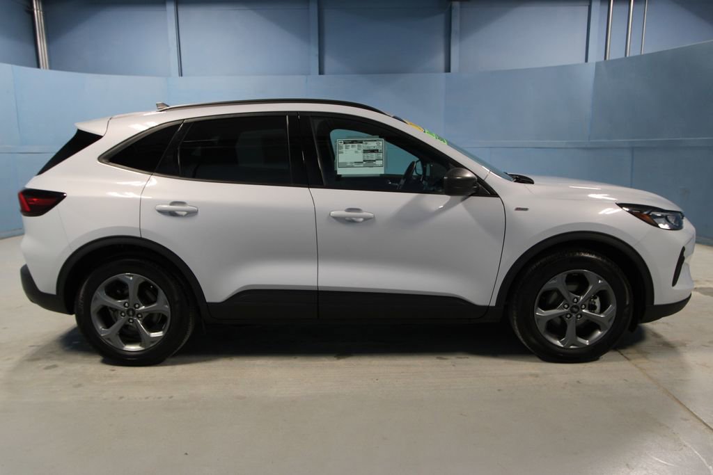 Used 2025 Ford Escape ST-Line w/ Equipment Group 301A image 35