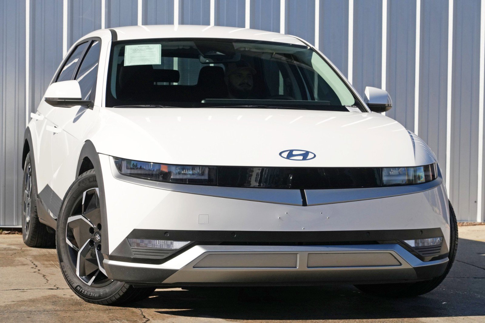 Used 2024 Hyundai Ioniq 5 SEL image 2