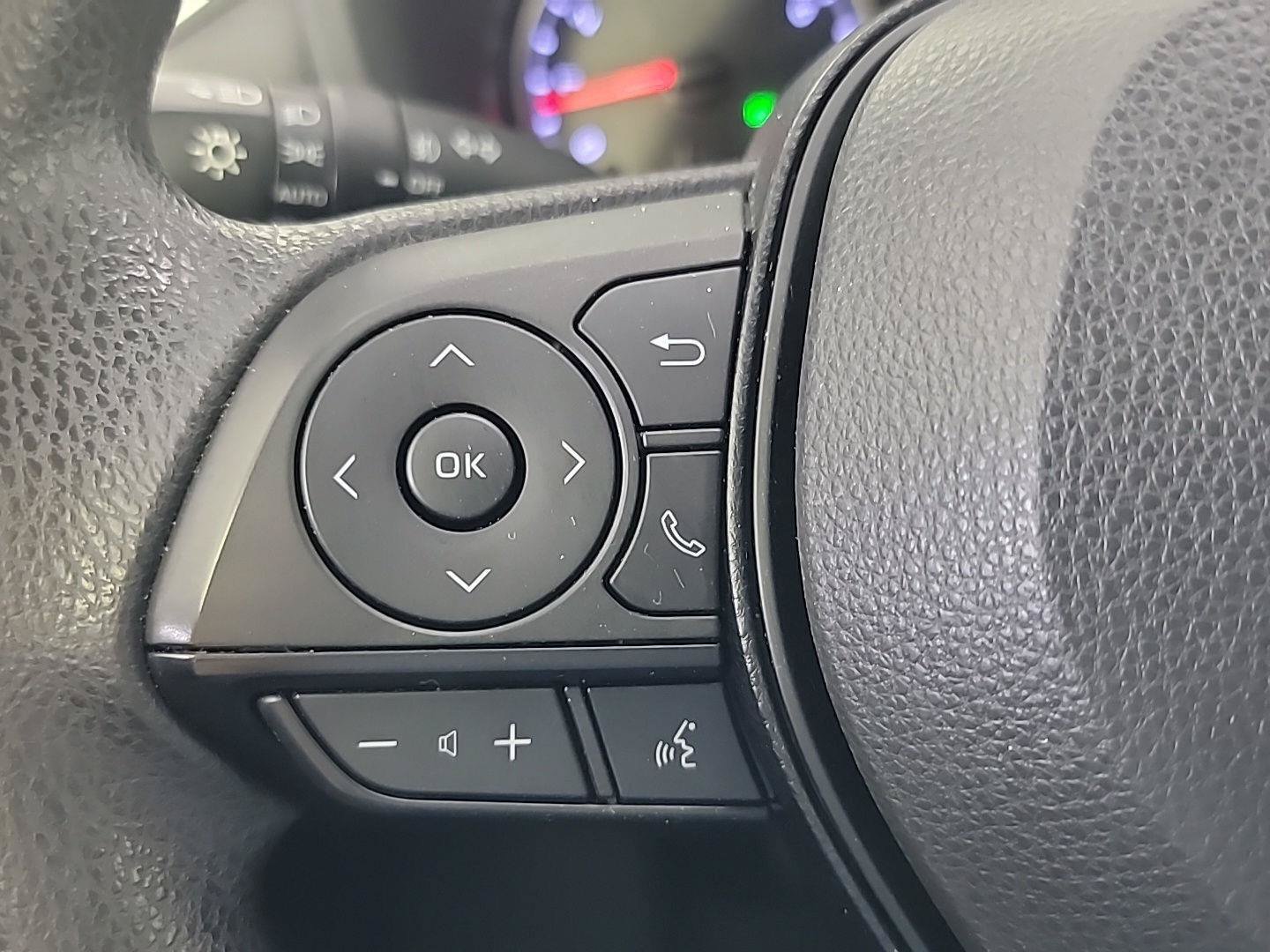 Used 2019 Toyota RAV4 XLE w/ All Weather Liner Package AWD/4WD image 26
