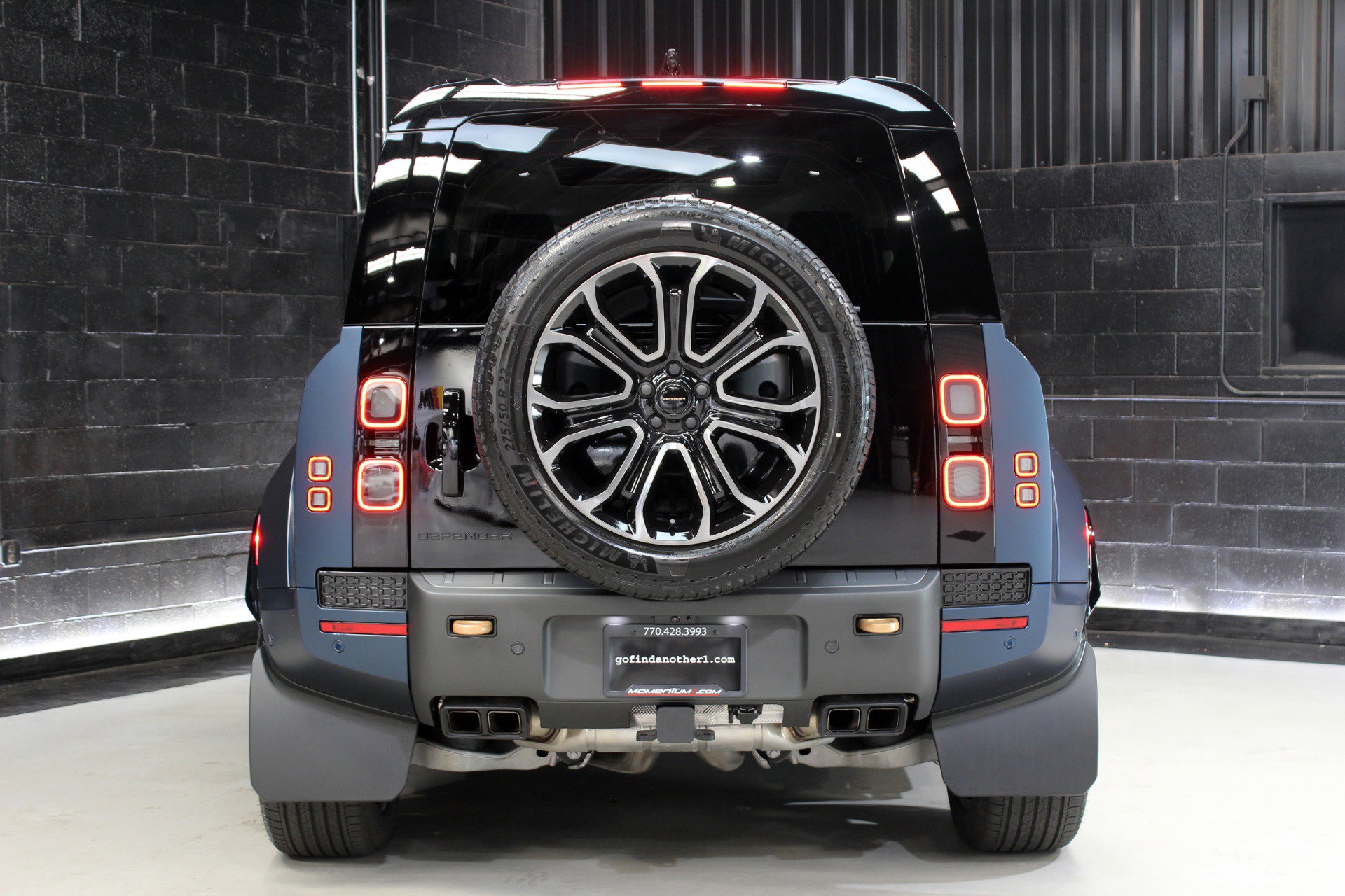 Used 2026 Land Rover Defender 110 OCTA image 16