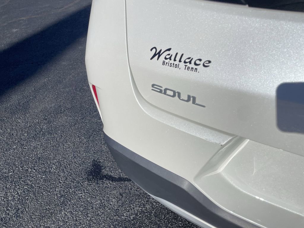 Certified 2023 Kia Soul LX w/ Option Group 015 FWD image 6