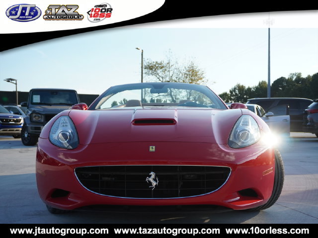 Used 2014 Ferrari California RWD image 4