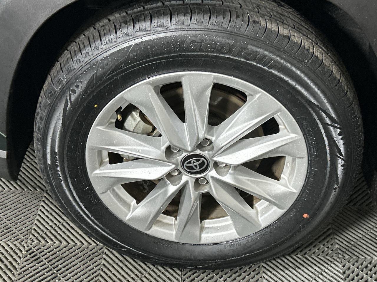 Used 2024 Toyota Corolla Cross LE w/ Moonroof Package FWD image 10