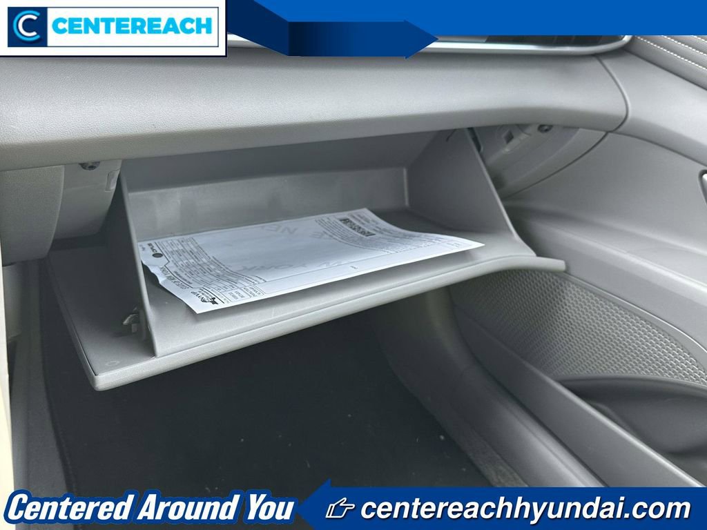 Used 2025 Hyundai Elantra Sport FWD image 29
