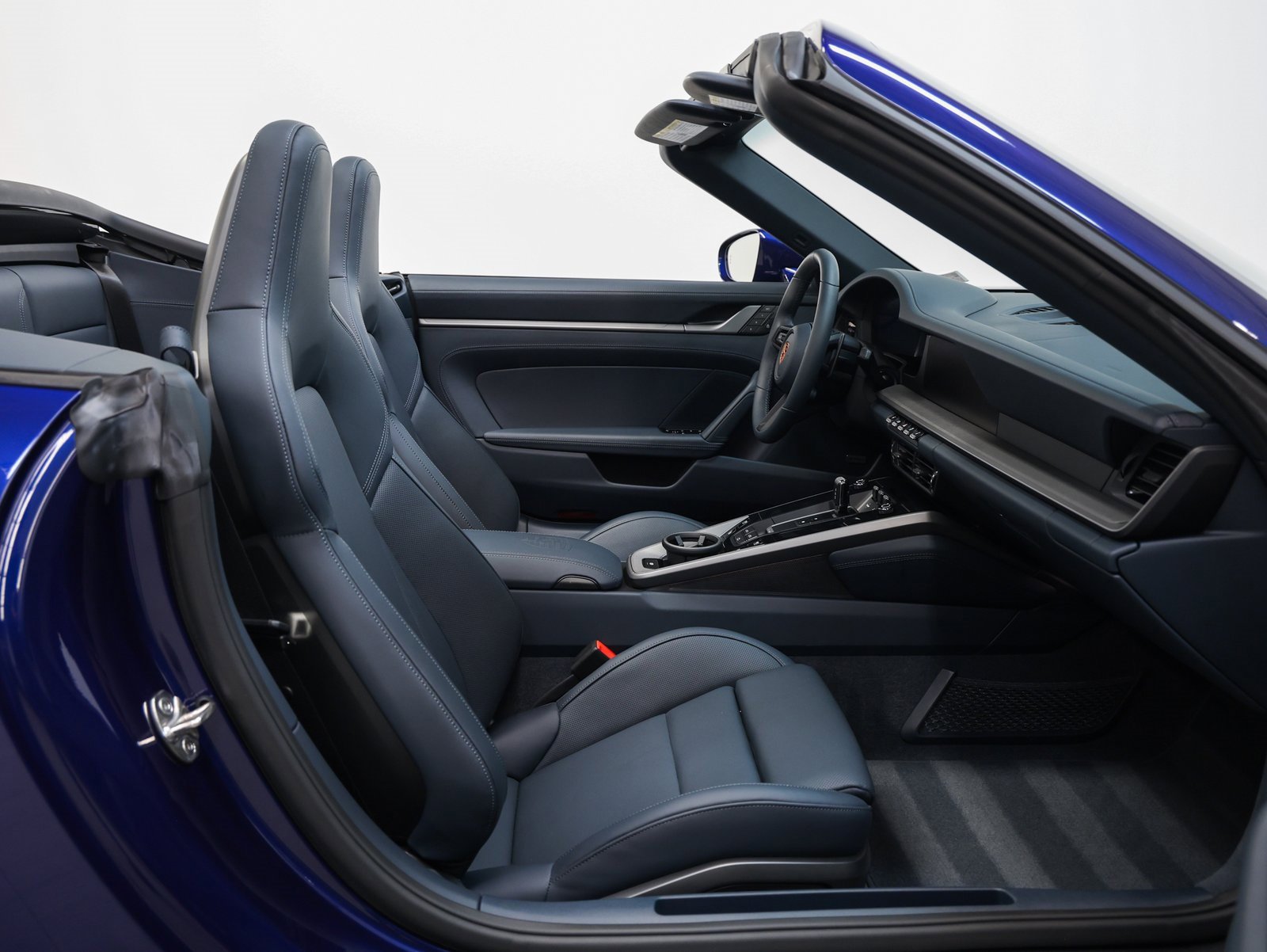 Used 2025 Porsche 911 Carrera image 30