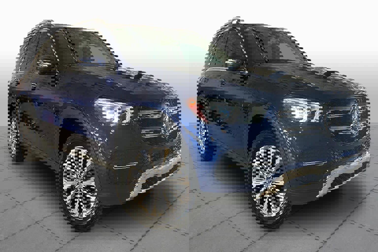 Used 2020 Mercedes-Benz GLE 350 4MATIC image 2