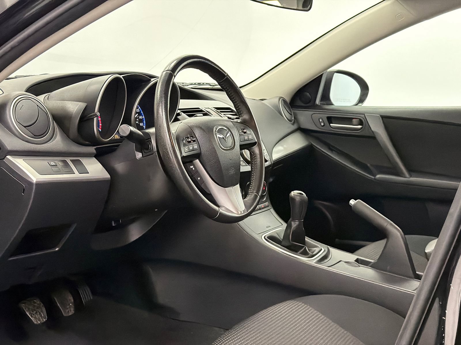 Used 2013 MAZDA MAZDA3 i Touring FWD image 12