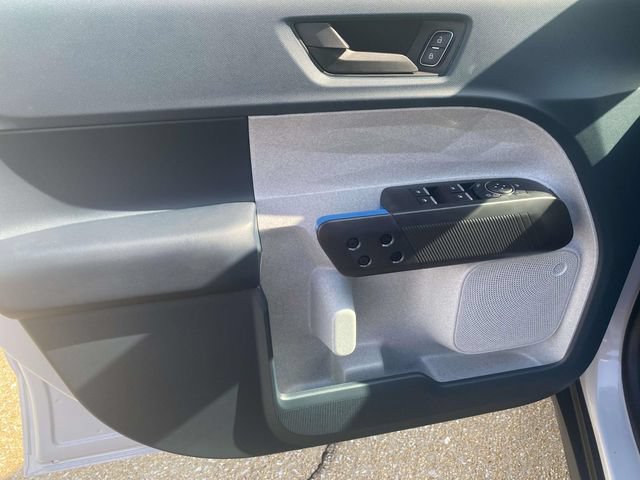 New 2026 Ford Maverick XLT w/ XLT Luxury Package FWD image 13
