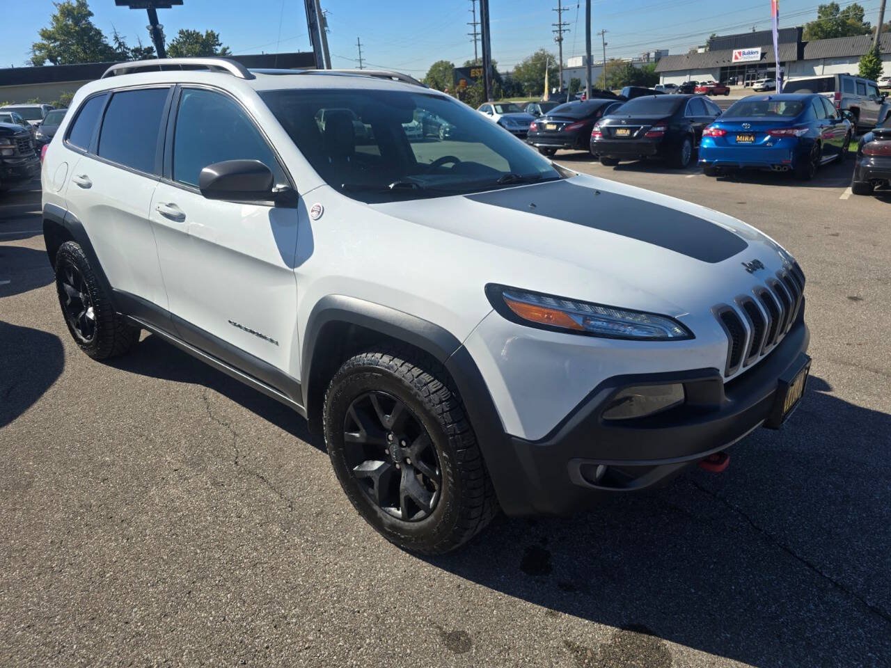 Used 2016 Jeep Cherokee Trailhawk w/ Comfort/Convenience Group AWD/4WD image 5