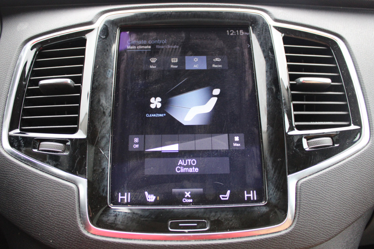 Used 2016 Volvo XC90 T6 Momentum w/ Momentum Plus Package image 30