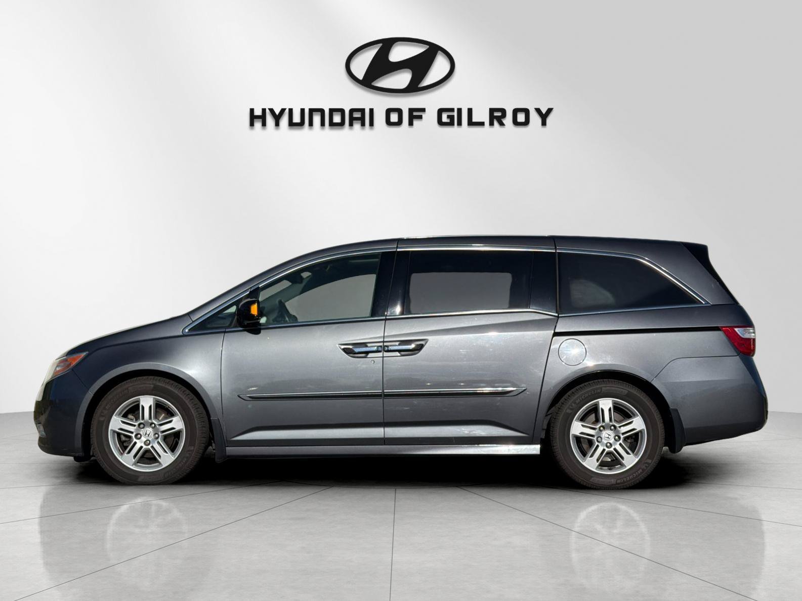 Used 2013 Honda Odyssey Touring image 2
