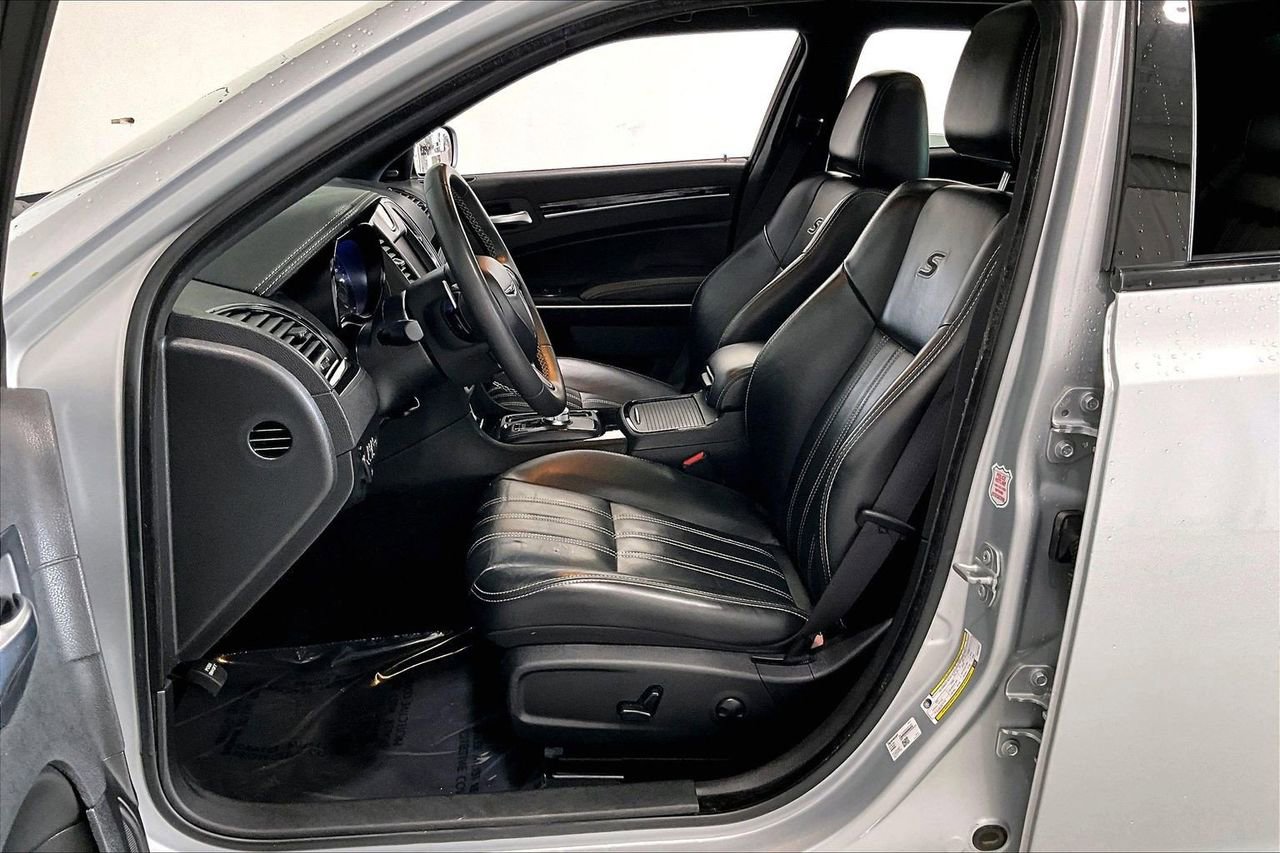 Used 2023 Chrysler 300 S RWD image 17