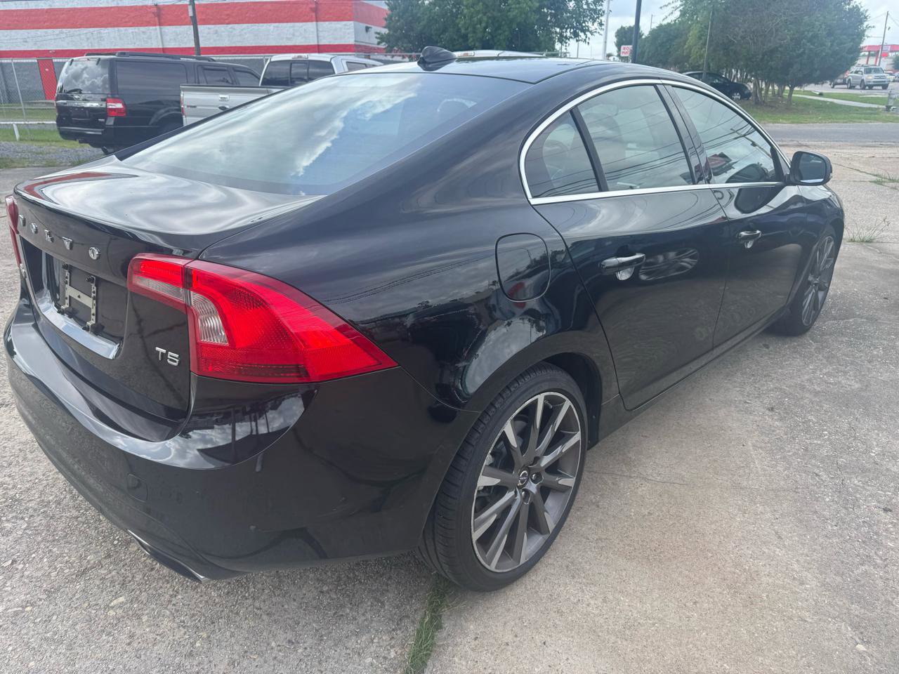 Used 2015 Volvo S60 T5 Premier w/ Convenience Package FWD image 4