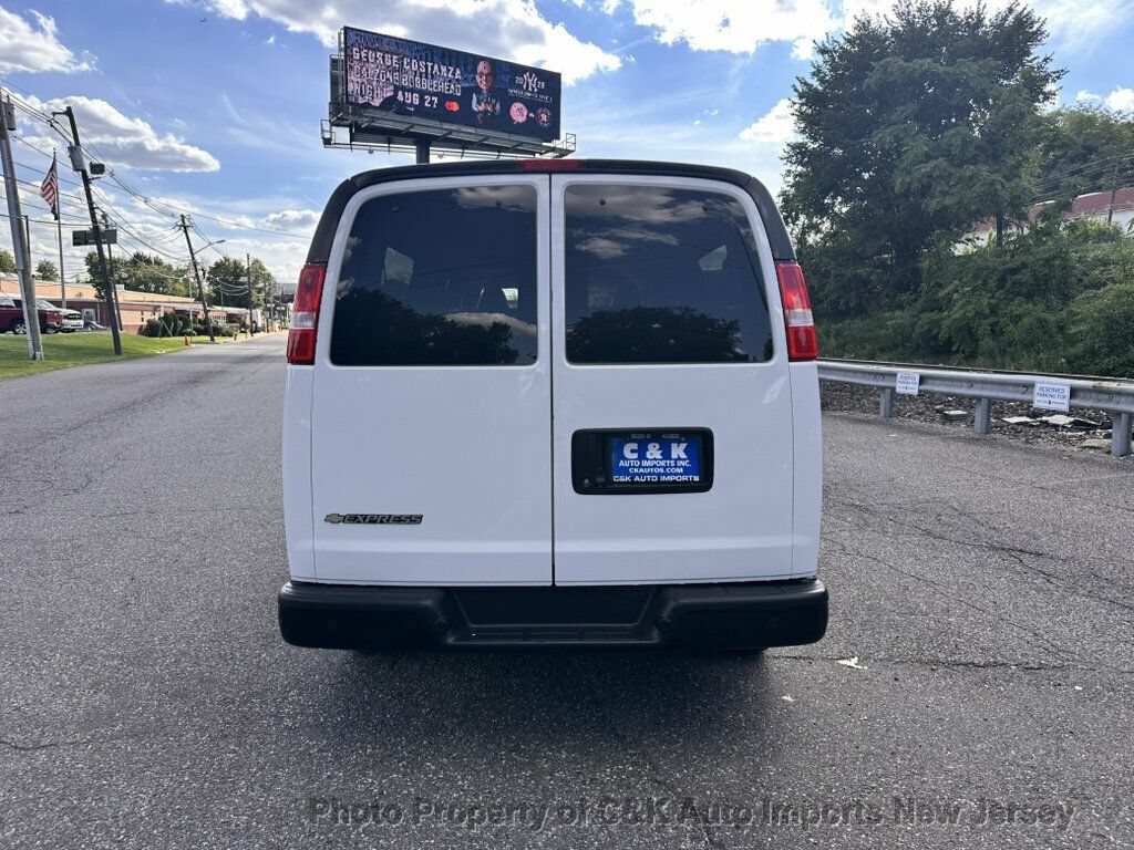 Used 2022 Chevrolet Express 3500 LS RWD image 7