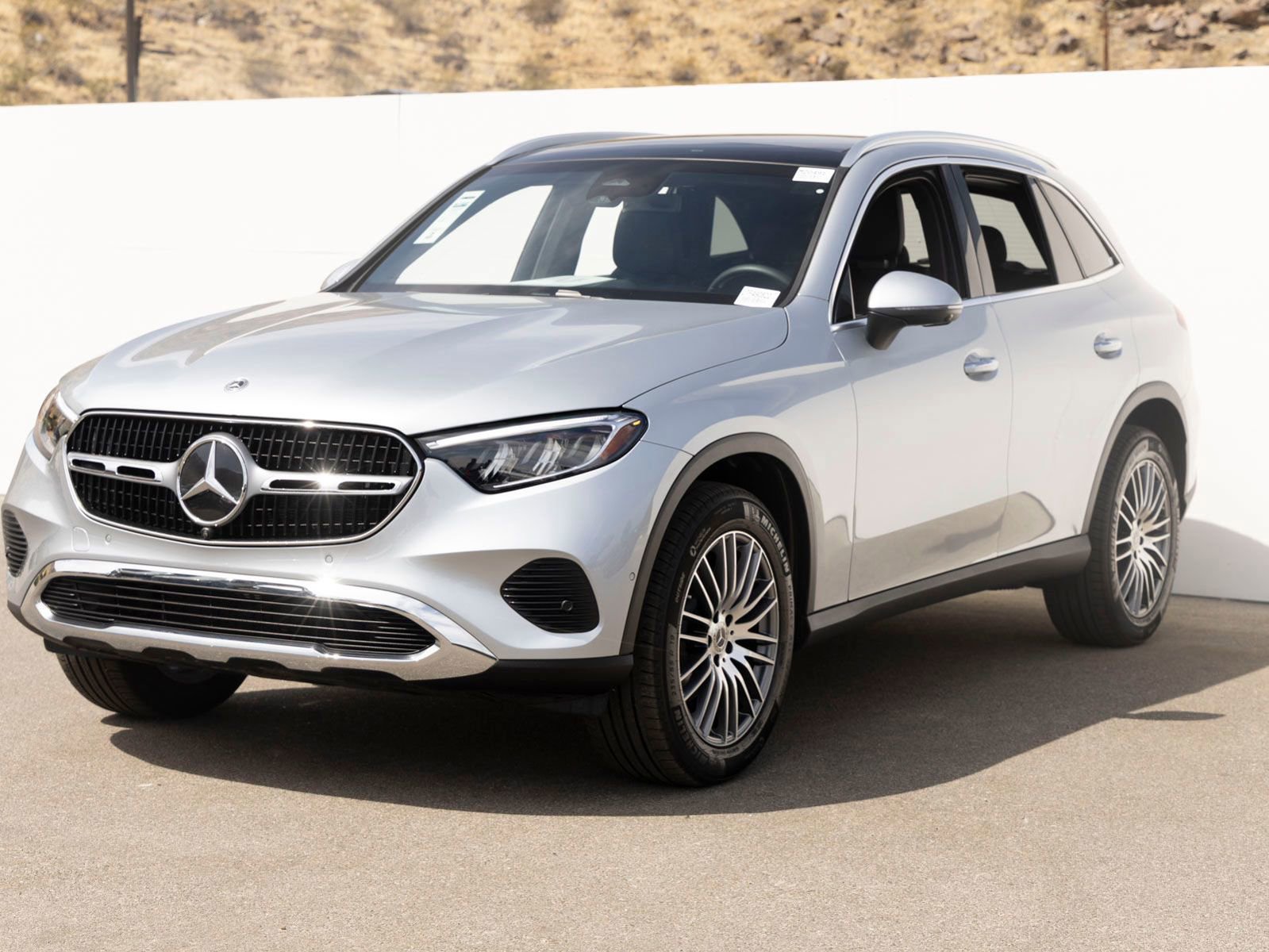 Used 2026 Mercedes-Benz GLC 300 image 4