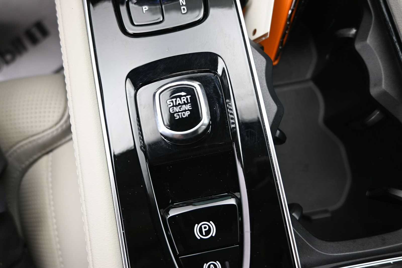 Used 2026 Volvo XC90 B6 Ultra w/ Protection Package AWD/4WD image 15