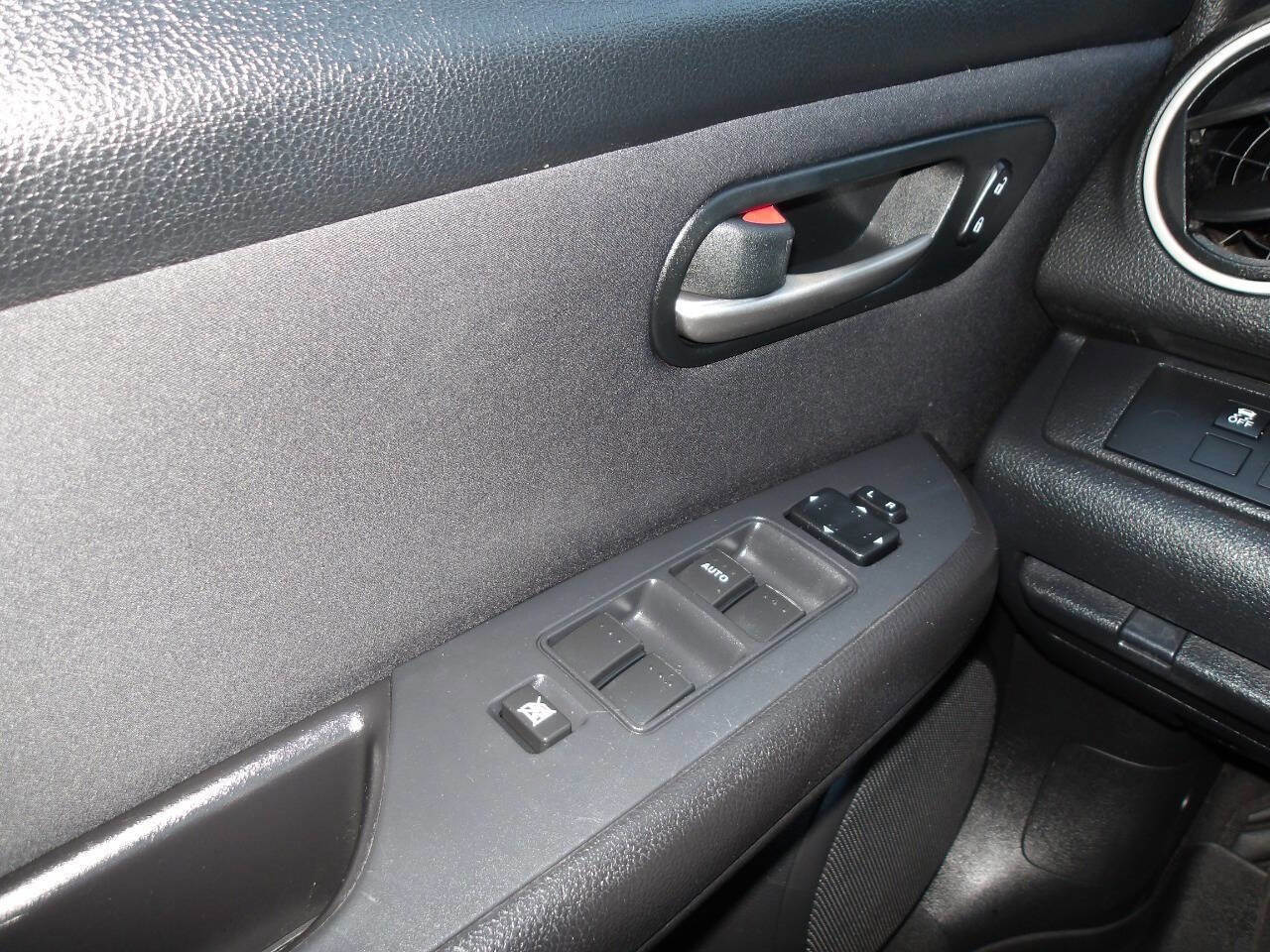 Used 2012 MAZDA MAZDA6 i Sport FWD image 18