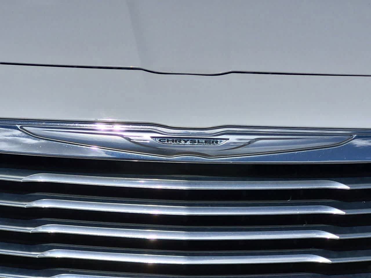 Used 2014 Chrysler 300 RWD image 11