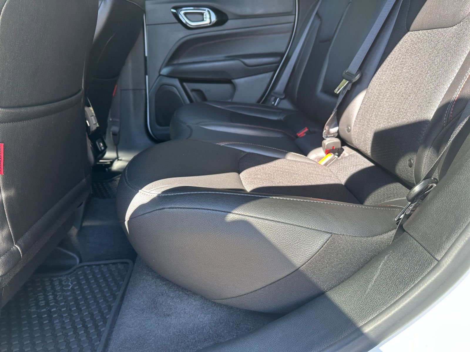 Used 2025 Jeep Compass Trailhawk w/ Trailer Tow Group image 25