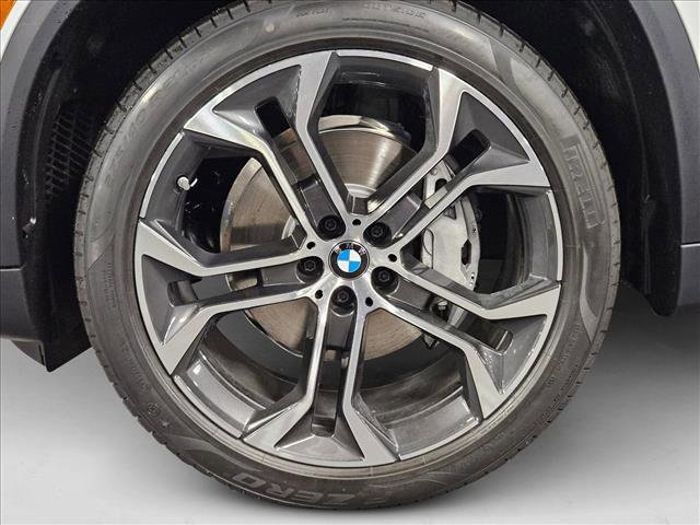 Used 2026 BMW X5 sDrive40i w/ Climate Comfort Package image 16