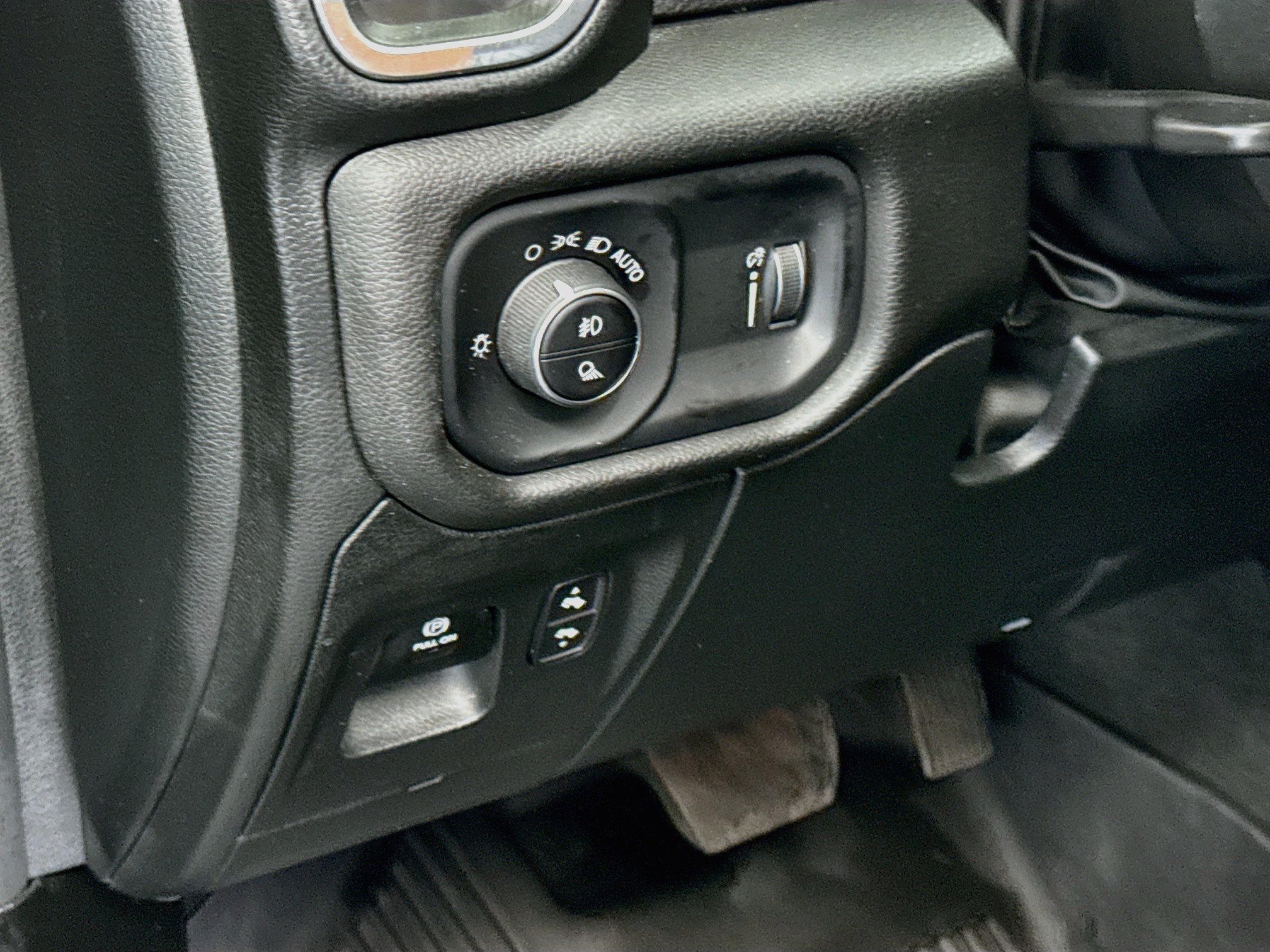 Used 2024 RAM 1500 Big Horn AWD/4WD image 16