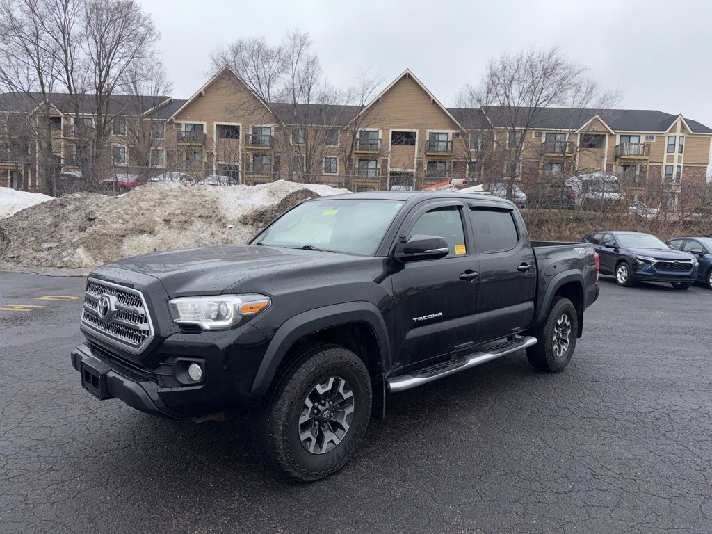 Used 2017 Toyota Tacoma TRD Sport image 1