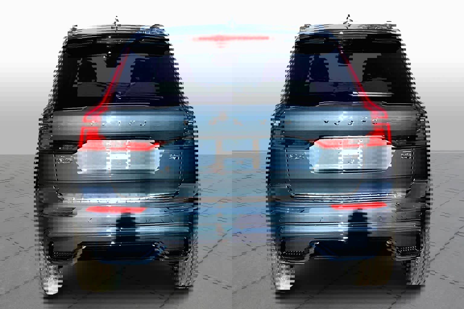 New 2026 Volvo XC60 B5 Plus w/ Protection Package Premier image 4