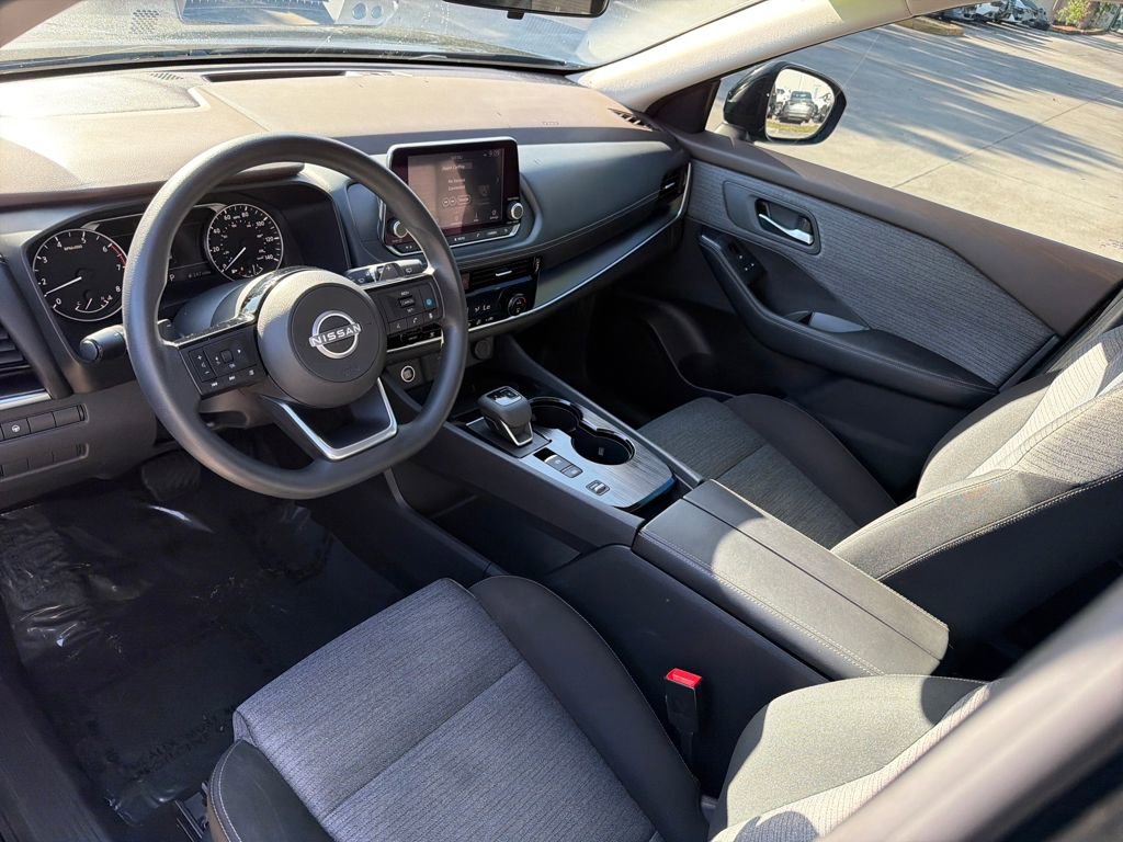 Used 2022 Nissan Rogue SV FWD image 14
