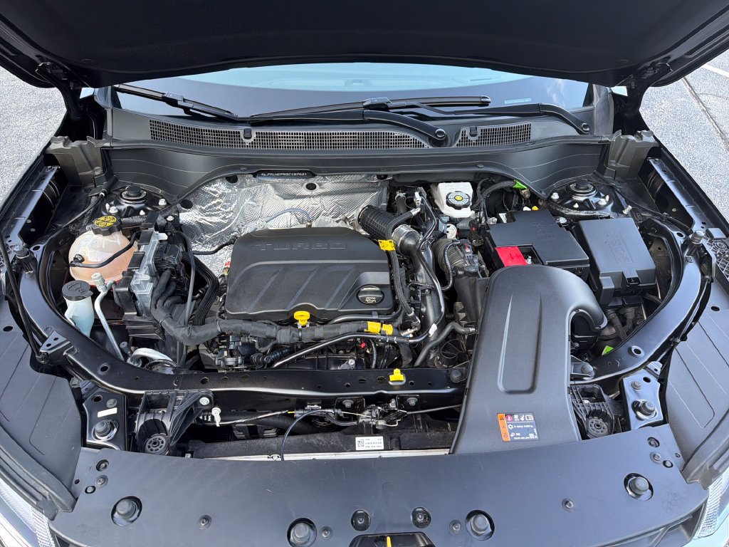 Used 2025 Chevrolet Trax LT FWD image 29