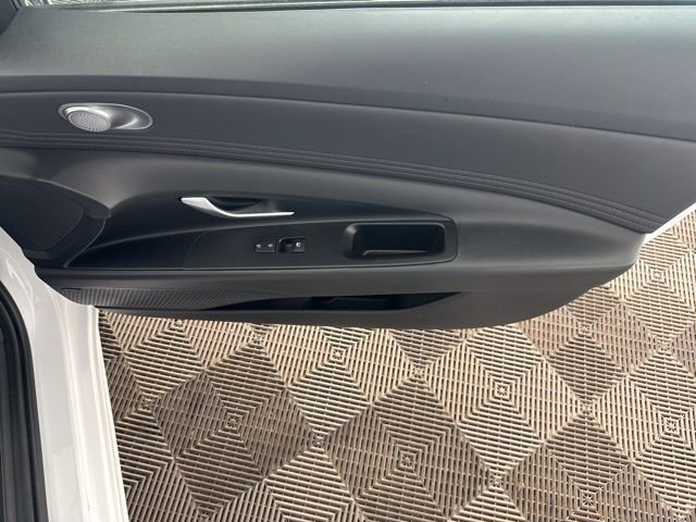 Used 2024 Hyundai Elantra Limited FWD image 19